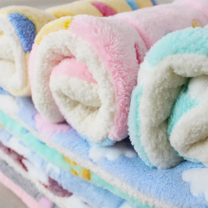 Thickened Pet Soft Fleece Pad Pet Blanket Bed Mat for Puppy Dog Cat Sofa Cushion Keep Warm Sleeping Cover Cushion Home Rug Kot